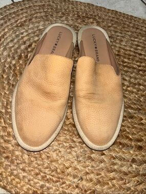 Lucky Brand Women’s Beige/Tan Leather Slip-On Loafers